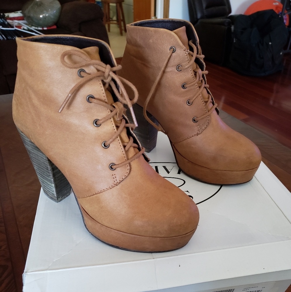 Steve Madden Raspy Cognac Lace Up Booties